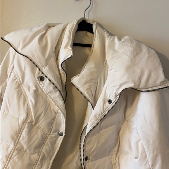 Women’s Coat - Picture 2 of 4